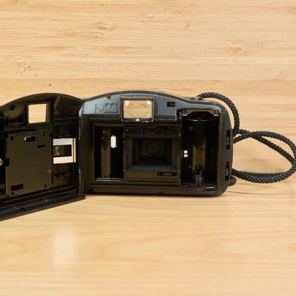 Pentax PC-50 AF / 35mm Film Point and Shoot Camera / Vintage Compact / - Picture 7 of 7